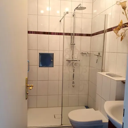 Am Kurpark Mit Balkon באד רוטנפלדה